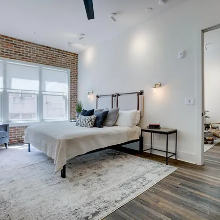New Construction Loft Style Spacious Lux Apt 101